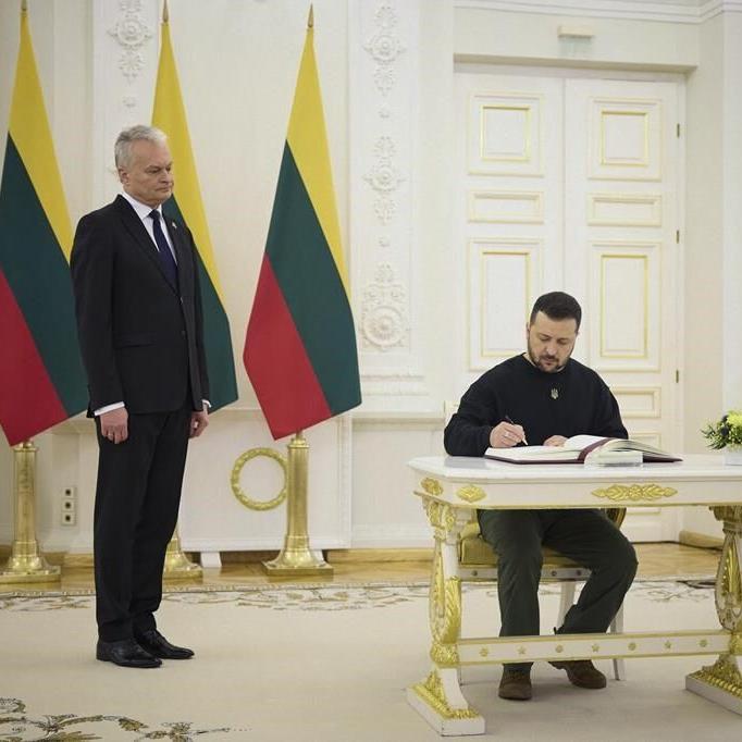 Ukraine's Zelenskyy says Russia can be stopped but Kyiv badly needs more air defense systems